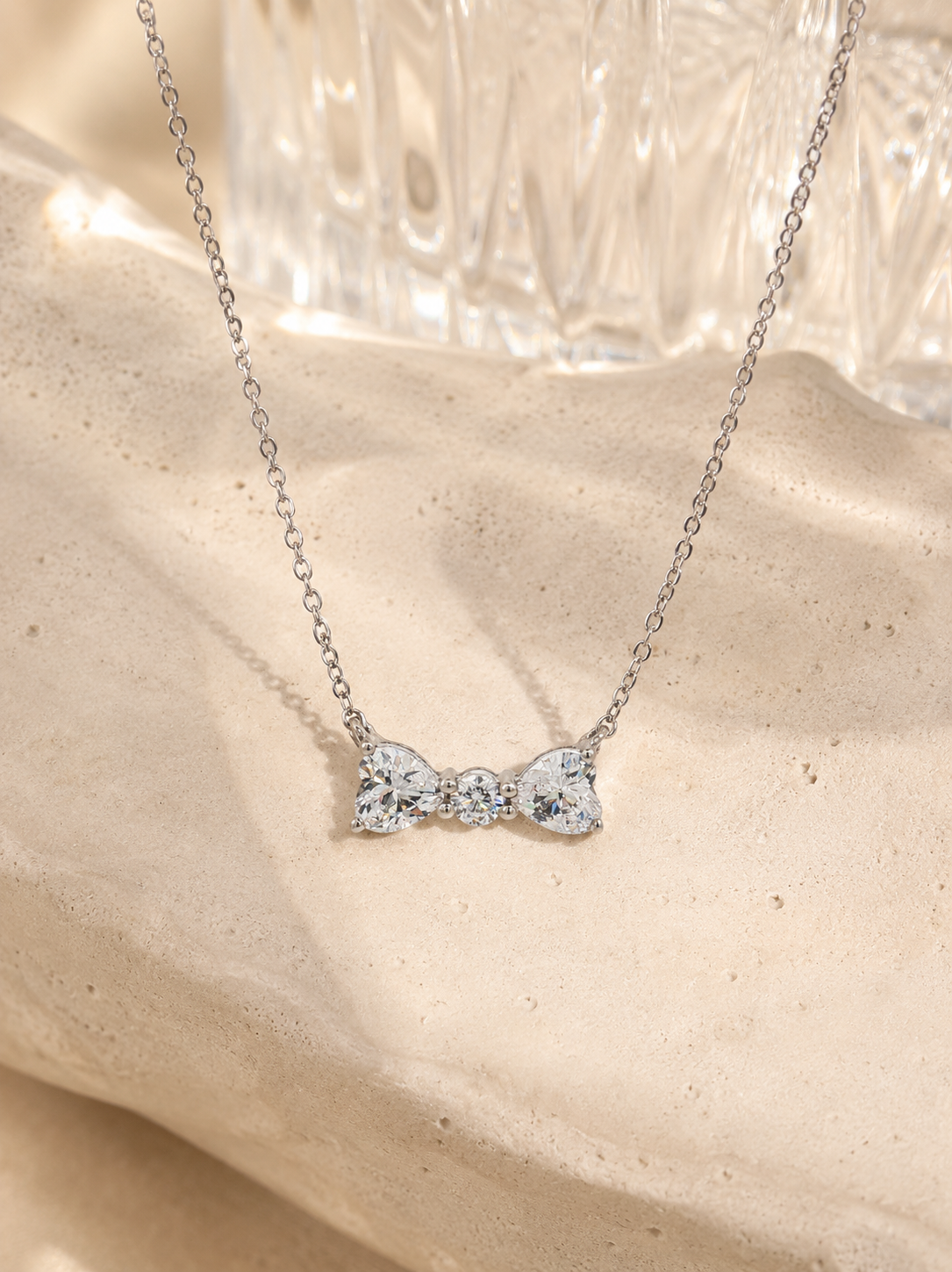 Bow necklace