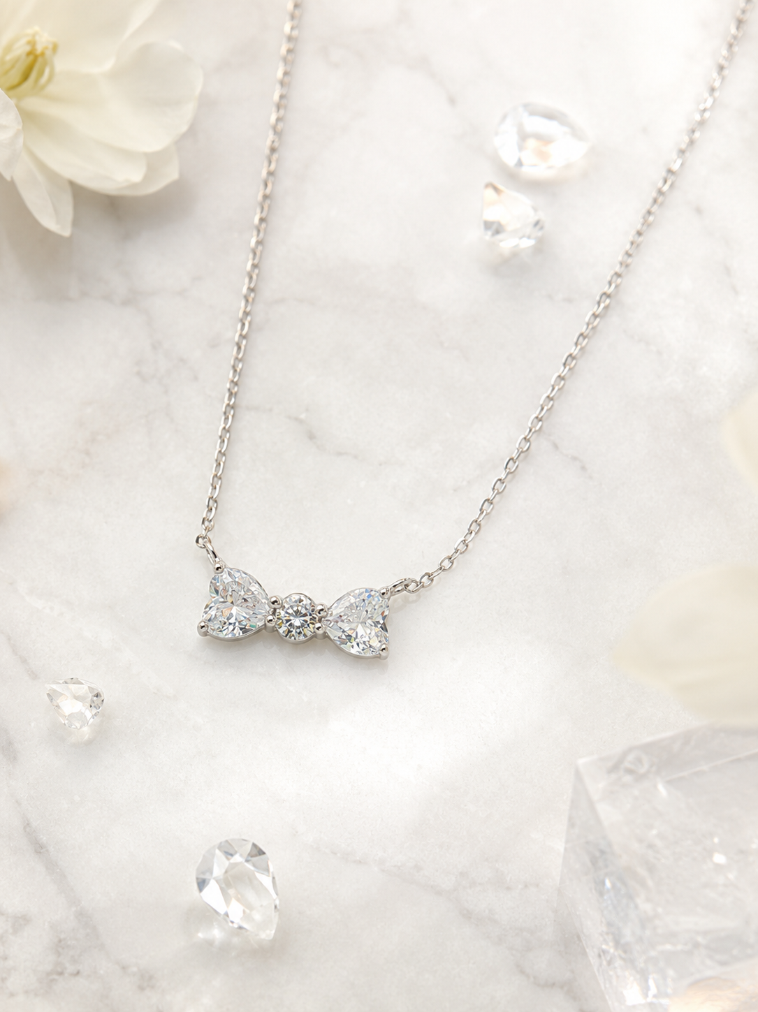 Bow necklace