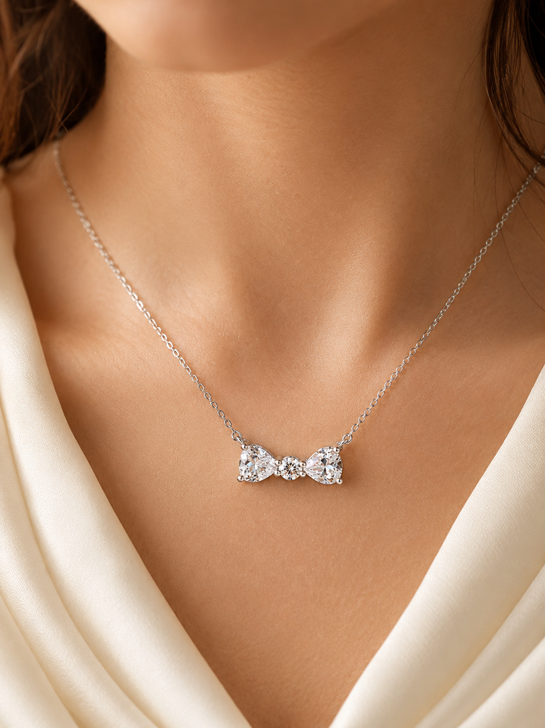 Bow necklace